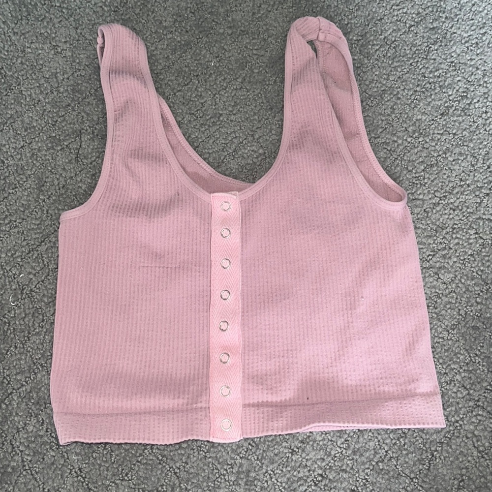 Tilly’s pink crop top